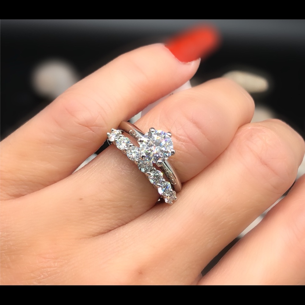 Moissanite ring set with certificate